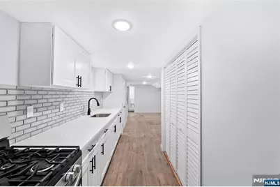 42 Livingston Avenue, Lyndhurst Township, NJ 07071 - Photo 25