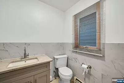 34 Locust Street, Elmwood Park, NJ 07407 - Photo 15