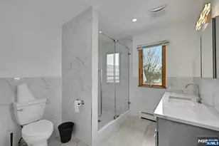 34 Locust St, Elmwood Park, NJ 07407 - Photo 21