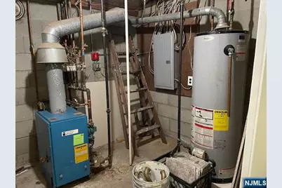 34 Locust Street, Elmwood Park, NJ 07407 - Photo 15