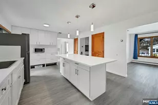 34 Locust St, Elmwood Park, NJ 07407 - Photo 9