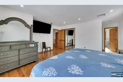 34 Locust Street, Elmwood Park, NJ 07407 - Photo 19