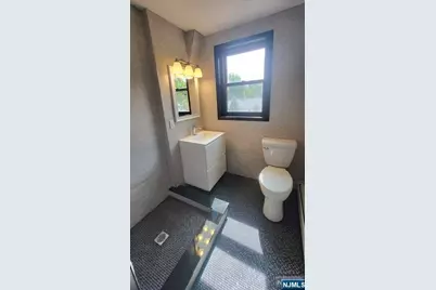 47 Hackensack Avenue, Ridgefield Park, NJ 07660 - Photo 21