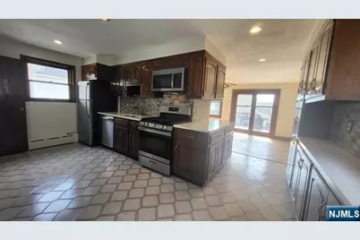 47 Hackensack Avenue, Ridgefield Park, NJ 07660 - Photo 9