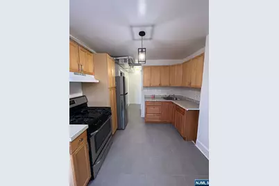 114 Overlook Avenue 1st Floor #1st floor, Belleville, NJ 07109 - Photo 3