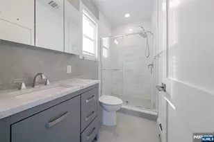 37 Myrtle, Edgewater, NJ 07020 - Photo 15