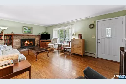 160 Spring Valley Road, Park Ridge, NJ 07656 - Photo 9