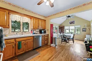 160 Spring Valley Rd, Park Ridge, NJ 07656 - Photo 21