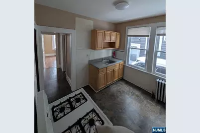 32 Underwood Street 32 #32, Newark, NJ 07106 - Photo 5
