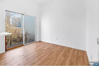 564 Hudson Avenue, Weehawken, NJ 07086 - Photo 3