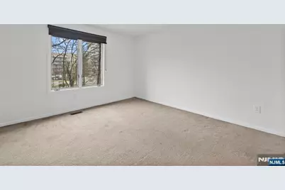 319 Gorge Road 5 #5, Cliffside Park, NJ 07010 - Photo 17