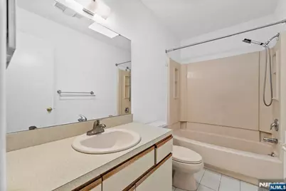 319 Gorge Road 5 #5, Cliffside Park, NJ 07010 - Photo 13