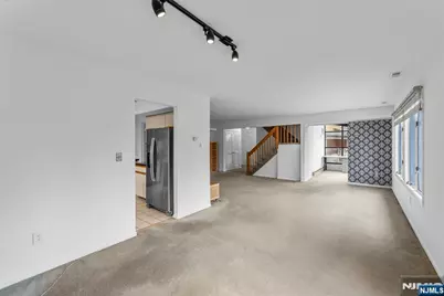 319 Gorge Road 5 #5, Cliffside Park, NJ 07010 - Photo 5