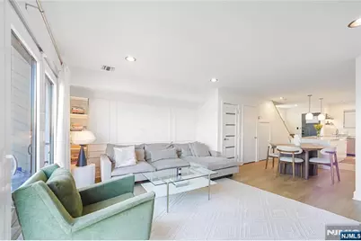 101 State Rt 5 204 #204, Edgewater, NJ 07020 - Photo 11