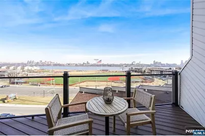 101 State Rt 5 204 #204, Edgewater, NJ 07020 - Photo 9