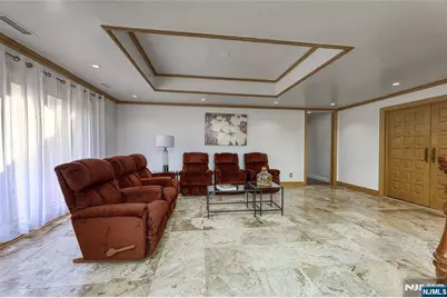 91 Chestnut Ridge Road, Saddle River, NJ 07458 - Photo 11