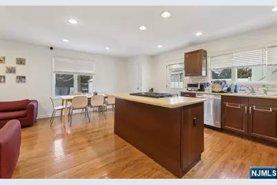 8 Gordon Road, Bergenfield, NJ 07621 - Photo 7