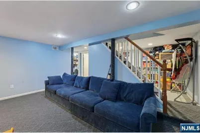 8 Gordon Road, Bergenfield, NJ 07621 - Photo 21