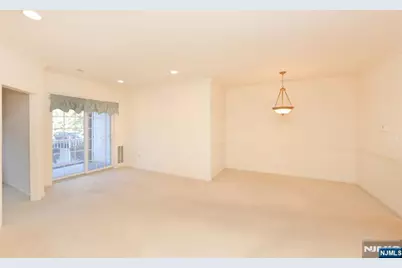 80 Ridgewood Road 106 #106, Washington Township, NJ 07676 - Photo 9