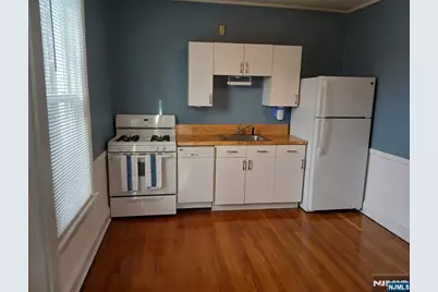 80 Highland Cross 2 #2, Rutherford, NJ 07070 - Photo 3