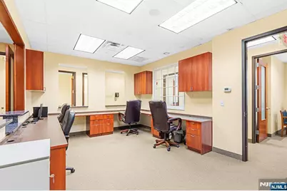 246 Hamburg Turnpike 305F #305F, Wayne, NJ 07470 - Photo 7