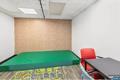 60 Pompton Avenue, Verona, NJ 07044 - Photo 17