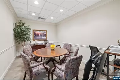 60 Pompton Avenue, Verona, NJ 07044 - Photo 9