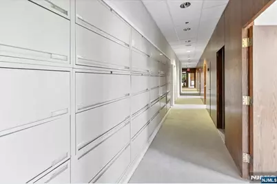 60 Pompton Avenue, Verona, NJ 07044 - Photo 7