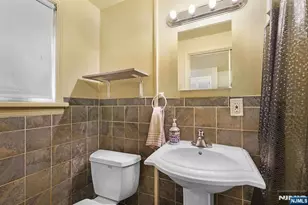 172 Lozier Terrace, River Edge, NJ 07661 - Photo 11