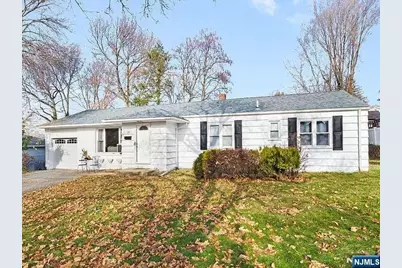 172 Lozier Terrace, River Edge, NJ 07661 - Photo 1