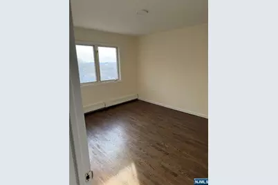 682 Probst Avenue B #B, Fairview, NJ 07022 - Photo 7