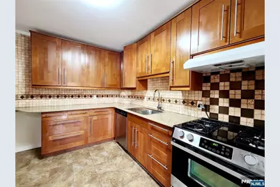 2352 Linwood Avenue 6A #6A, Fort Lee, NJ 07024 - Photo 7