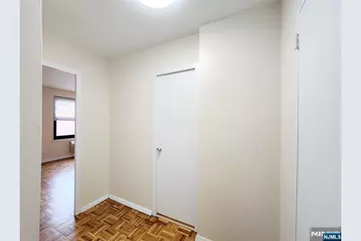 2352 Linwood Avenue 6A #6A, Fort Lee, NJ 07024 - Photo 9