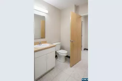 263 Washington Avenue 2A #2A, Dumont, NJ 07628 - Photo 7