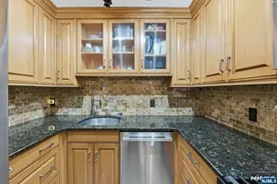 192 Burnett Ave 15, Maplewood, NJ 07040 - Photo 9