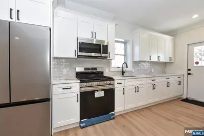 383 Lafayette Avenue 1st Floor #1st Floor, Hawthorne, NJ 07506 - Photo 9