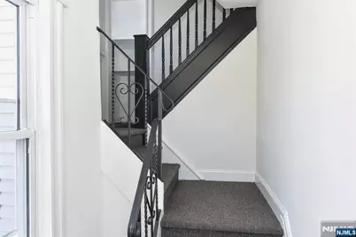 383 Lafayette Avenue 2nd Floor #2nd floor, Hawthorne, NJ 07506 - Photo 3