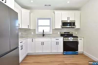 383 Lafayette Avenue 2nd Floor #2nd floor, Hawthorne, NJ 07506 - Photo 7