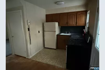 757 Florence Place, Cliffside Park, NJ 07010 - Photo 5