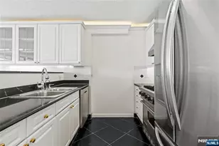 7004 Blvd East 26D, Guttenberg, NJ 07093 - Photo 9