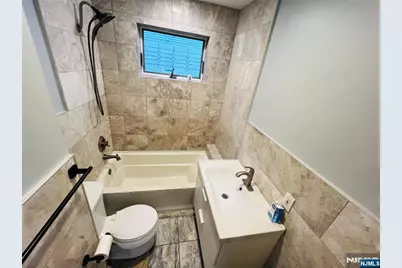 190 Wallington Avenue 1 Fl #1 Fl, Wallington, NJ 07057 - Photo 9