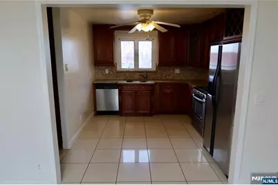 33 Fournier Crescent, Elmwood Park, NJ 07407 - Photo 5