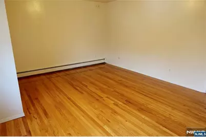 33 Fournier Crescent, Elmwood Park, NJ 07407 - Photo 17