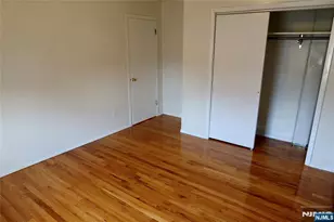 33 Fournier Crescent, Elmwood Park, NJ 07407 - Photo 9