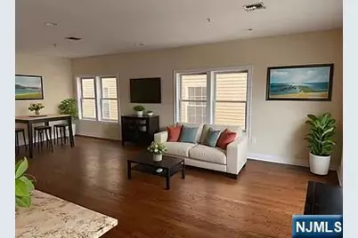 600 N Frank E Rodgers 2R #2R, Harrison, NJ 07029 - Photo 3