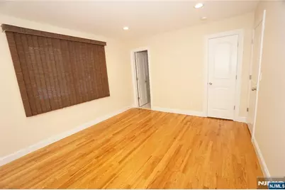 378 S Terhune Avenue, Paramus, NJ 07652 - Photo 9