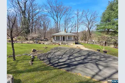 40 Pawnee Avenue, Oakland, NJ 07436 - Photo 13