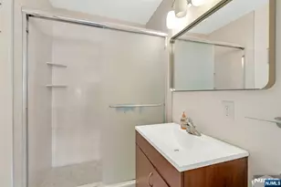 2000 Linwood Ave 18X, Fort Lee, NJ 07024 - Photo 17