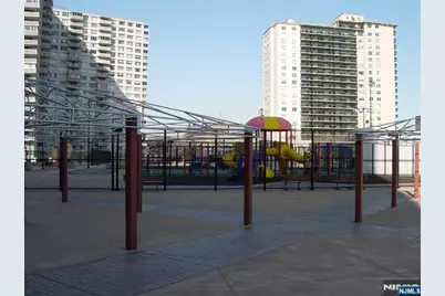 2000 Linwood Avenue 18X #18X, Fort Lee, NJ 07024 - Photo 29