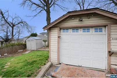 263 Sutton Avenue, Hackensack, NJ 07601 - Photo 25